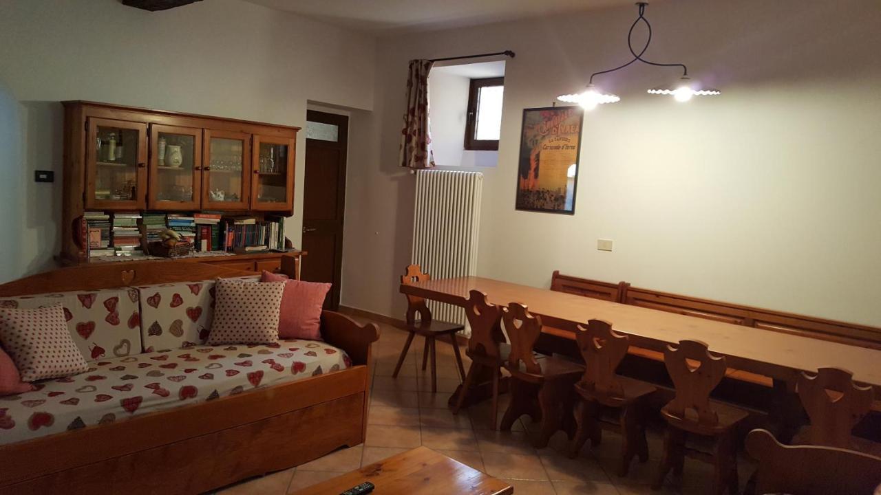 La Taverna Di Tony Bed & Breakfast Montalto Dora ภายนอก รูปภาพ